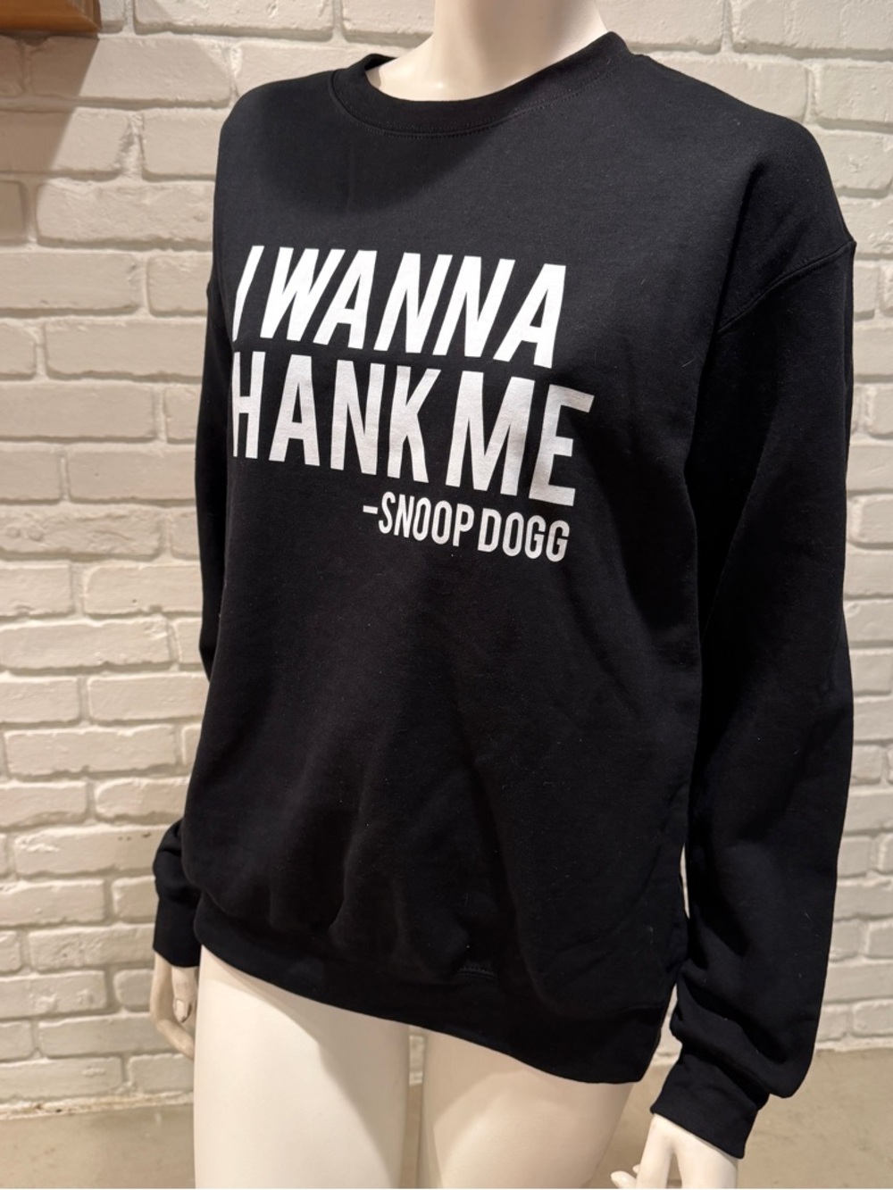 I wanna thank me Snoop Dogg sweatshirt black, and white crewneck loungewear - Picture 6 of 6